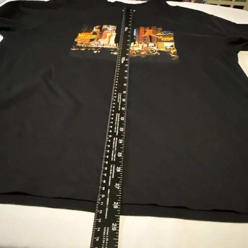 Nike Air Jordan Men’s L Graphic T-Shirt Times Square Sky Line Michael Jordan